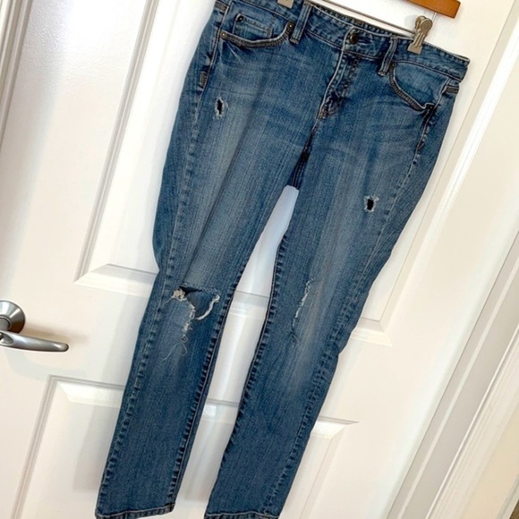ANN TAYLOR | Women’s LOFT / ANN TAYLOR Ripped Denim Jeans Size 8 (Petite) - Picture 5 of 7